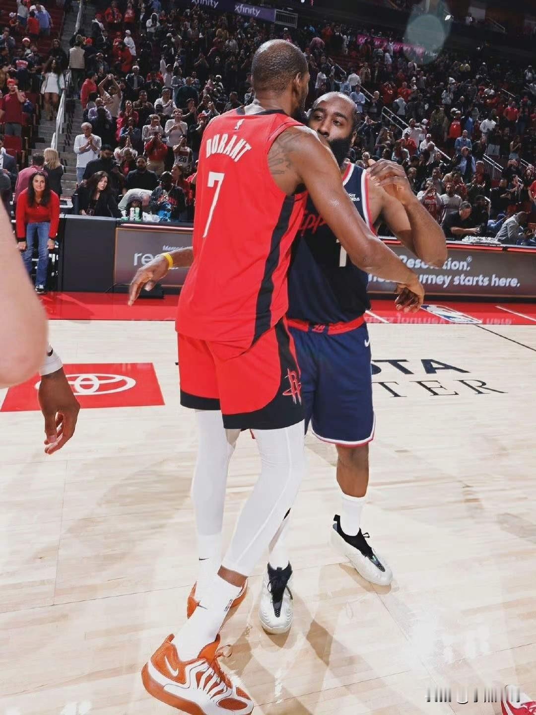 蒂格：建议火箭通过交易迎回哈登，并让其复刻布鲁克林时期的控卫角色

前NBA球员