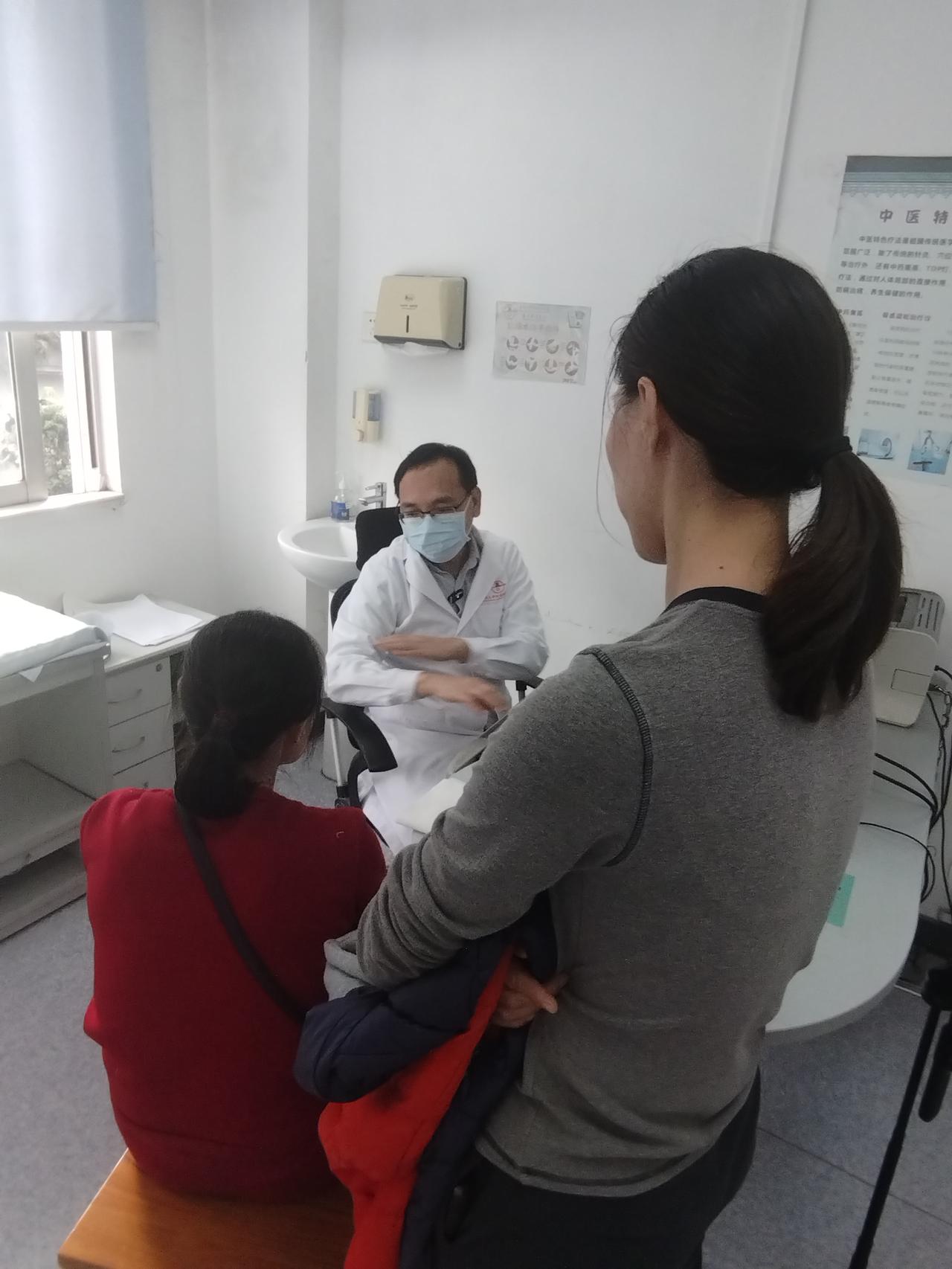 半夜突然反酸、烧心，胸口火辣辣的，甚至呛得睡不着？这种难受，很多胃食管反流患者都