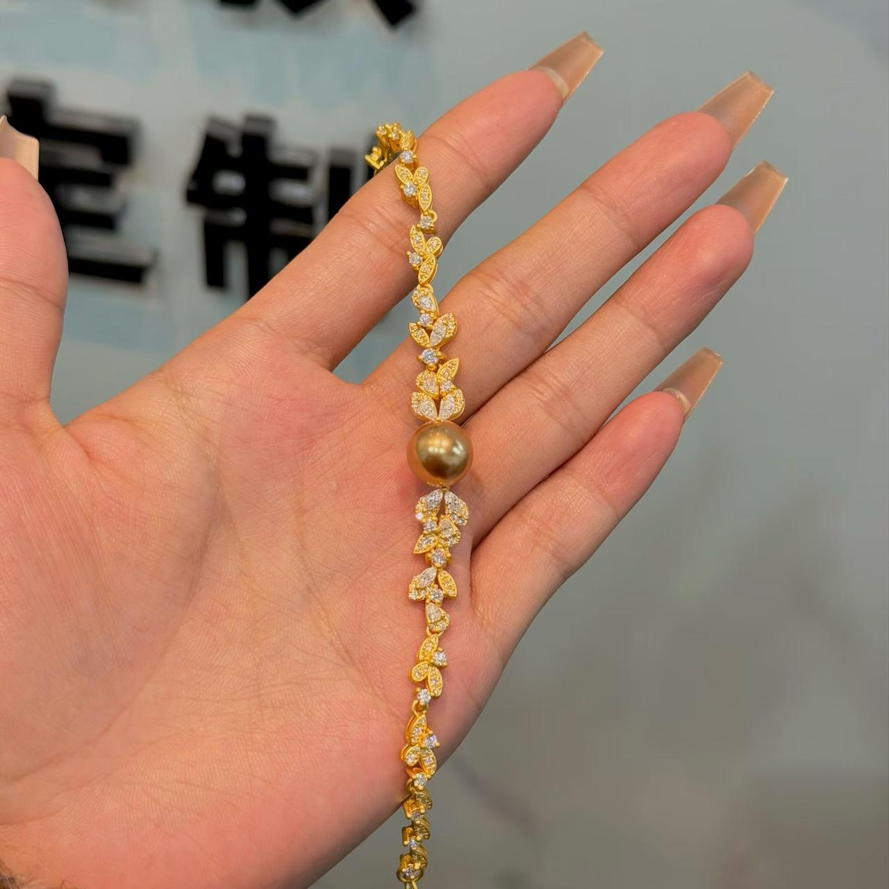 1月21日，特朗普在社交平台宣称，他将提议2027年美国军事预算达到1.5万亿美