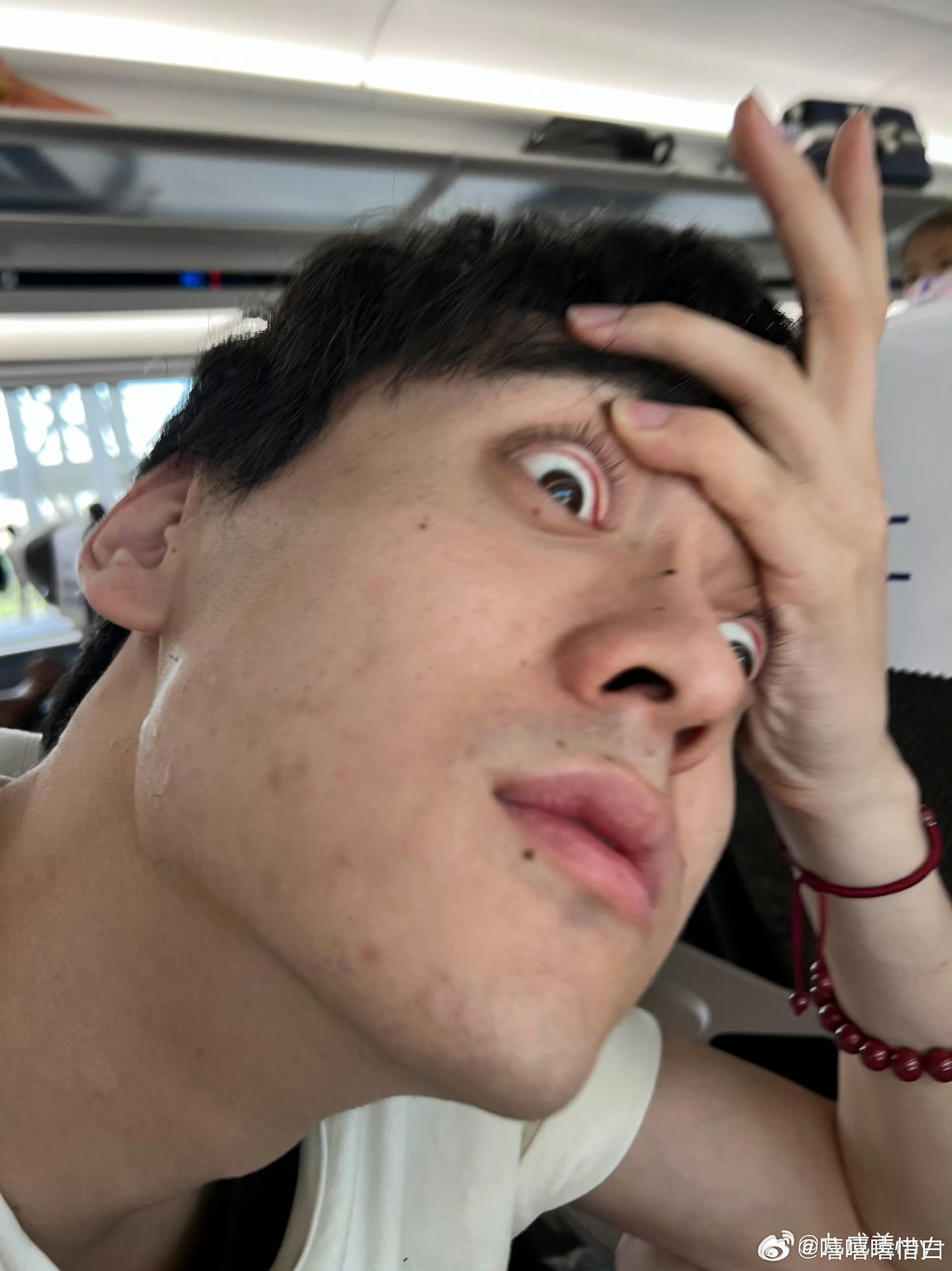九成美发田栩宁素颜这图咋拍出来的 好搞笑。 