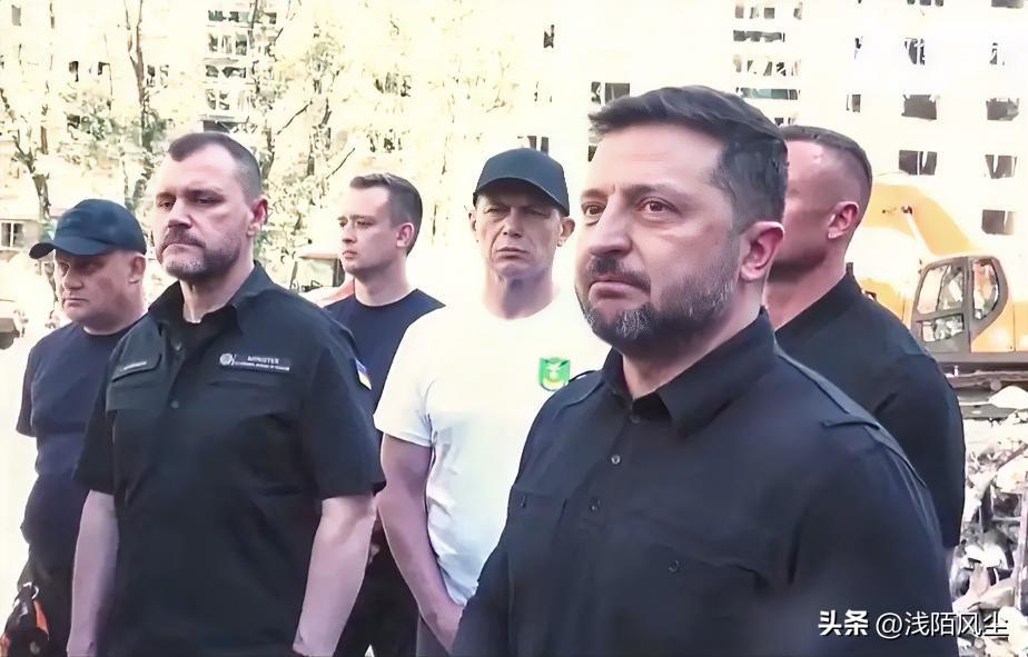 泽连斯基向特朗普团队喊话，要求加快军事援助决策，他警告称，援助计划送达缓慢直接导