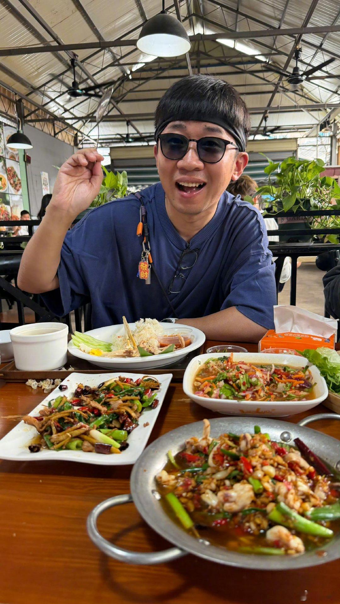 杨迪让大家不要特意搜索杨迪想全网删除的黑历史我们的宿舍2开播就杨迪羌族双煞那个丝