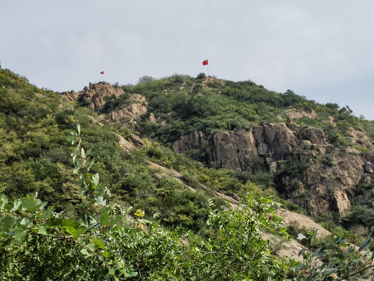 辽阳市首山及清风寺寻幽
小时候就知道首山这个地名。从鞍山去沈阳，过了立山、灵山，