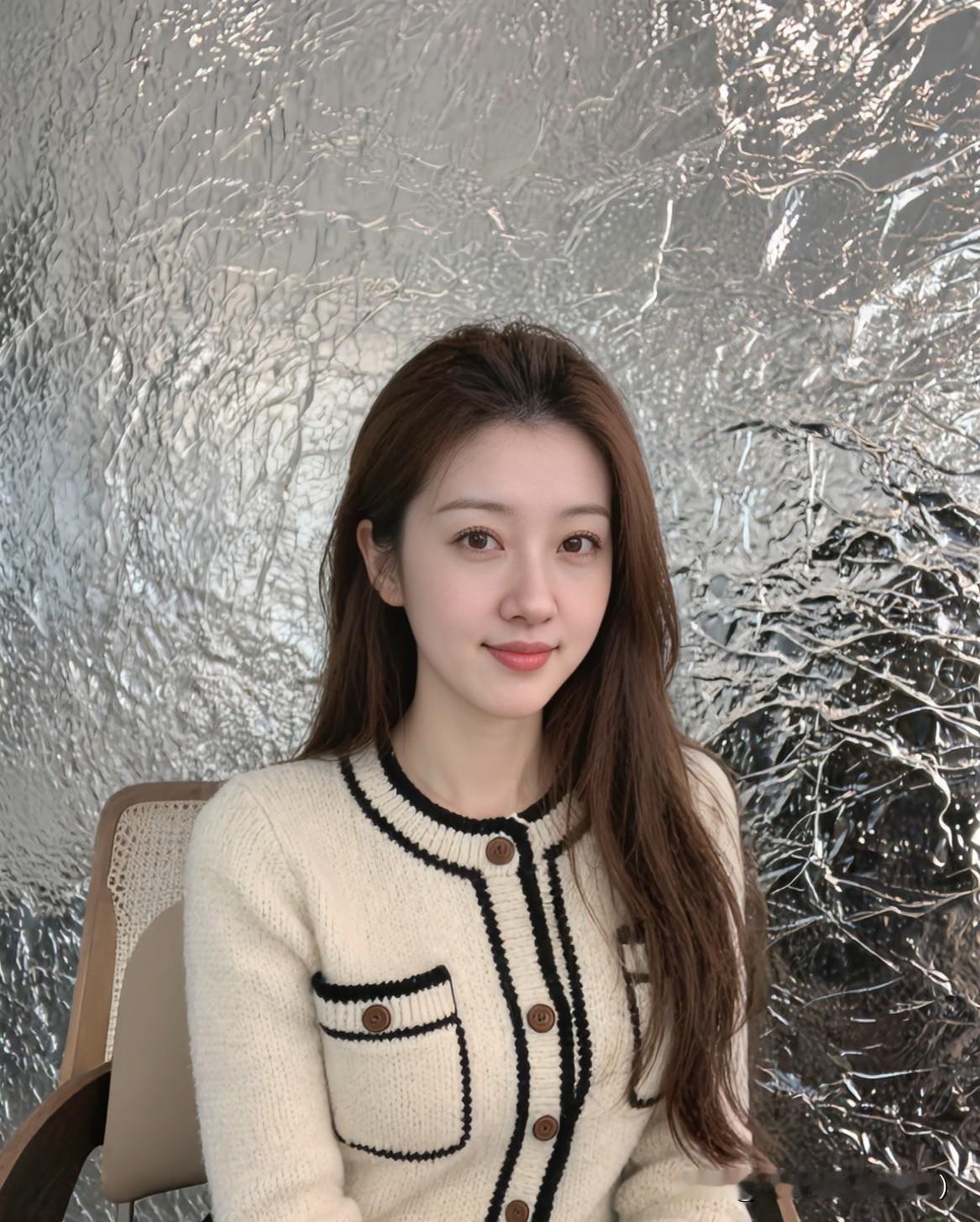 “你可以是玫瑰，
也可以是野草，
重要的是你愿意成为什么。” 
这句话真的很有力