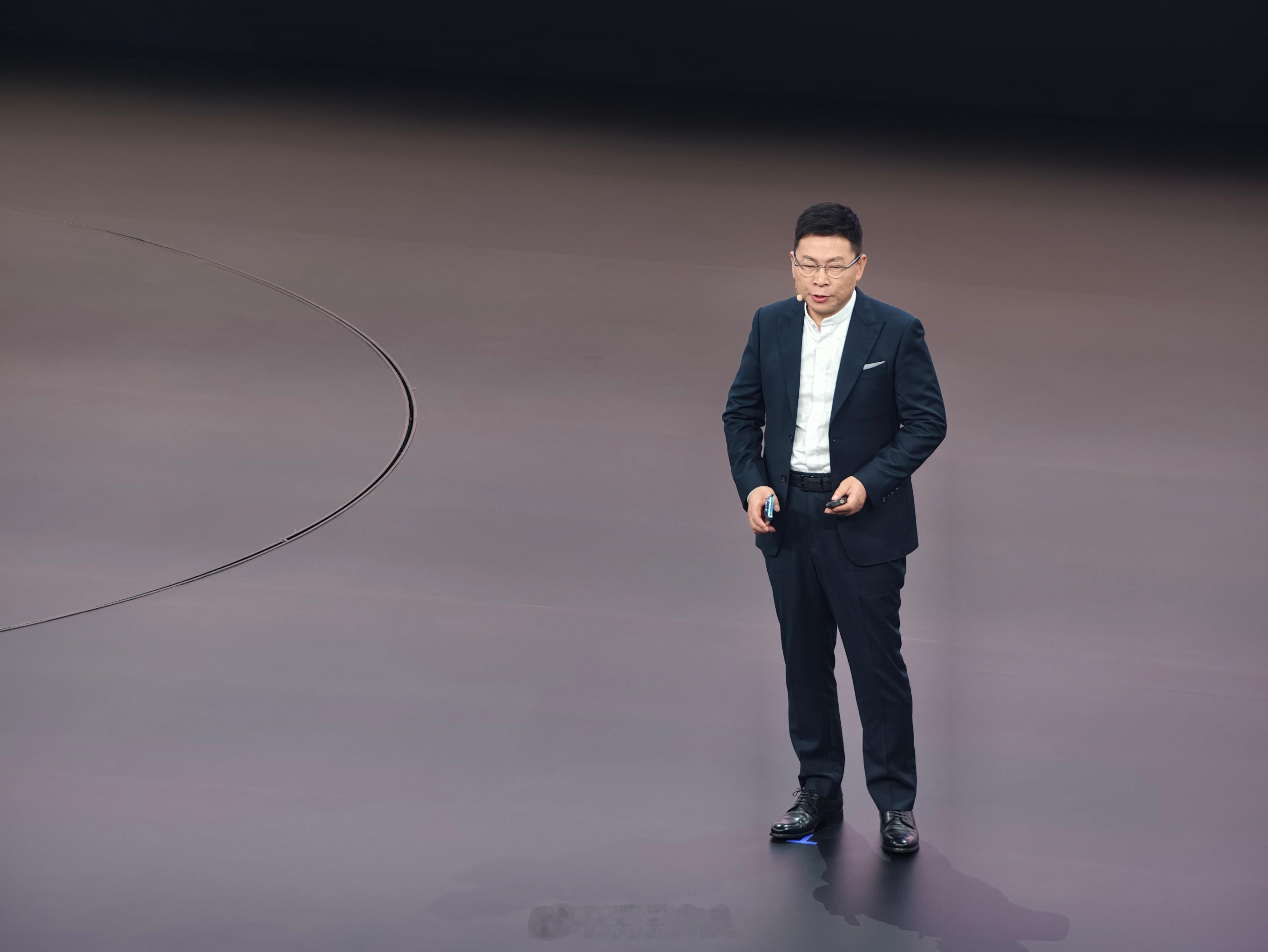 先送大家两张八爪余 华为pura系列及全场景新品发布会