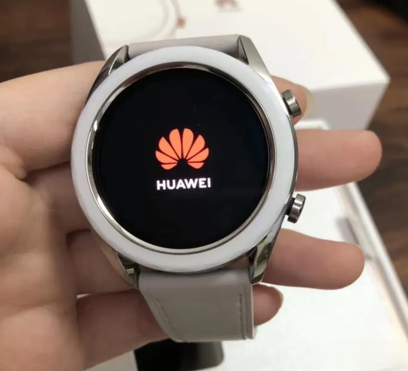 近日，有市场调研机构公布了2023年第二季度全球可穿戴设备重点市场数据。据其数据