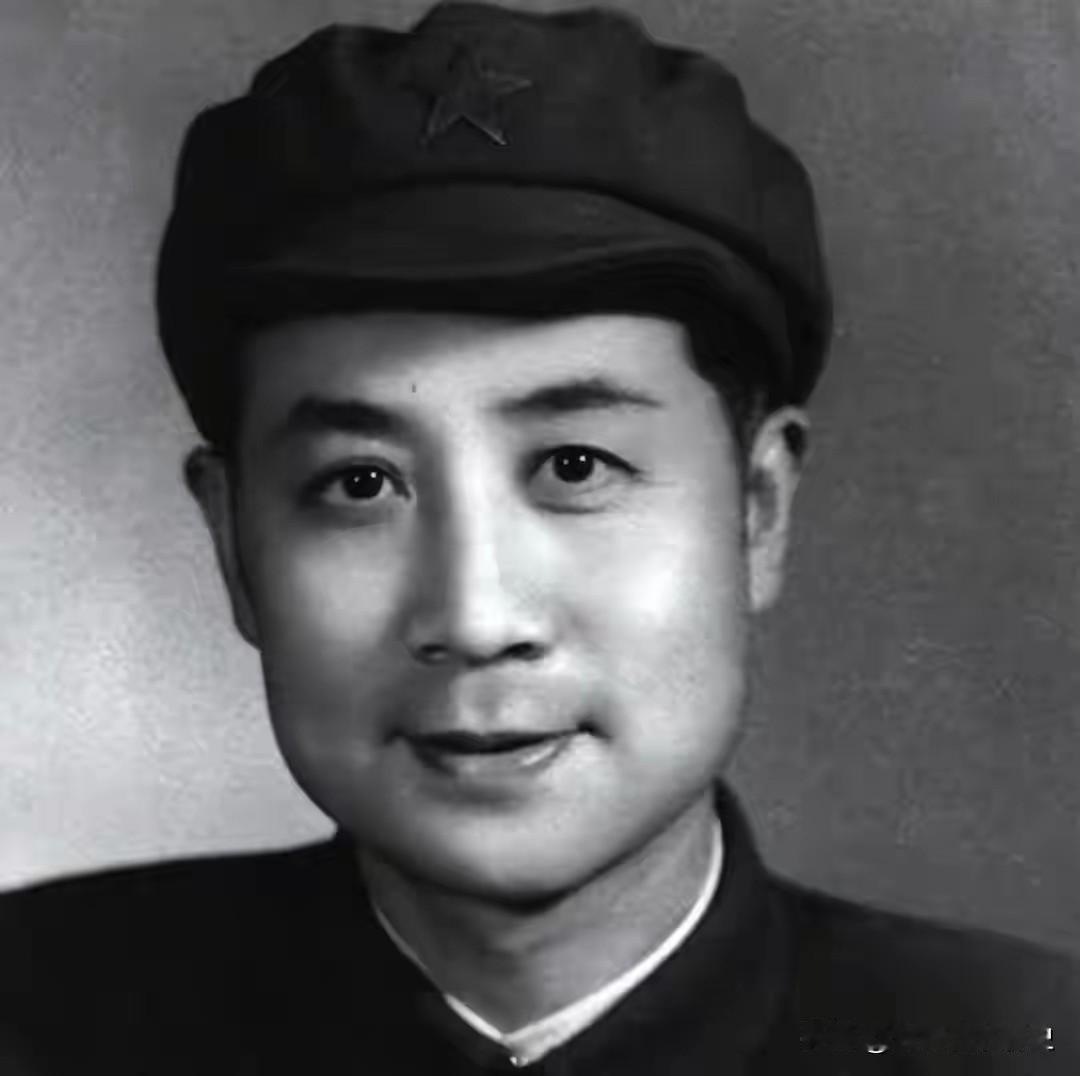 他潜伏敌营十五年，官越做越大，自己心里都发慌！没想到中央竟传来命令：“不要怕，大