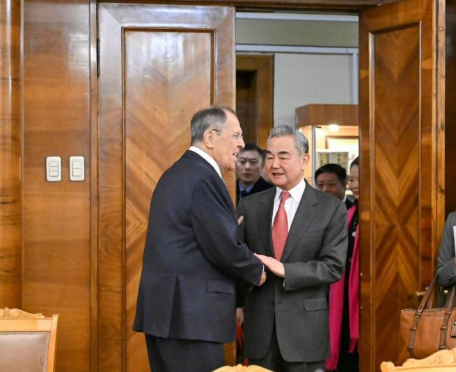 美伊翻脸后，多国高官排队访华，普京挂掉电话后安排了重要任务

据中国外交部消息，