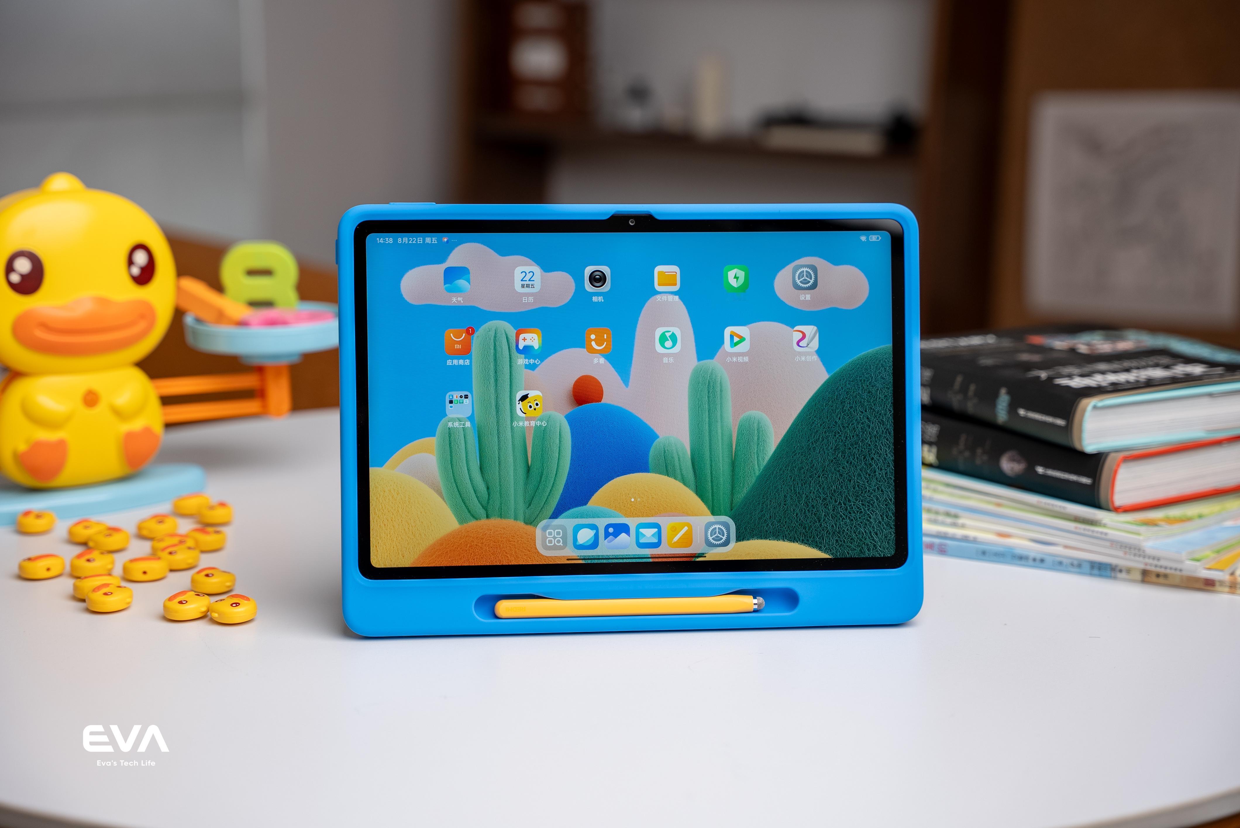 最近收到了REDMI Pad 2乐学版，相比其他版本，乐学版带硅胶保护壳、触控笔