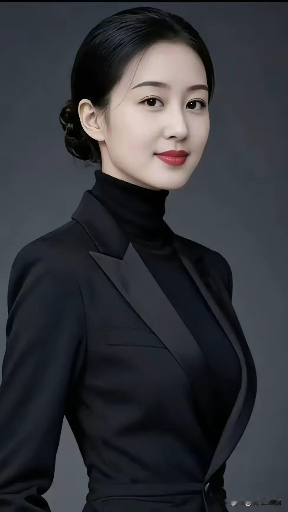 夫妻之间互相信任和尊重太重要了。信任是婚姻的坚实地基，不只是不查手机这种表面自由