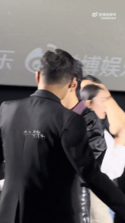 曾舜晞太细心了曾舜晞活动都结束了怎么还不走本来还疑惑活动结束他怎么不走，结果是记