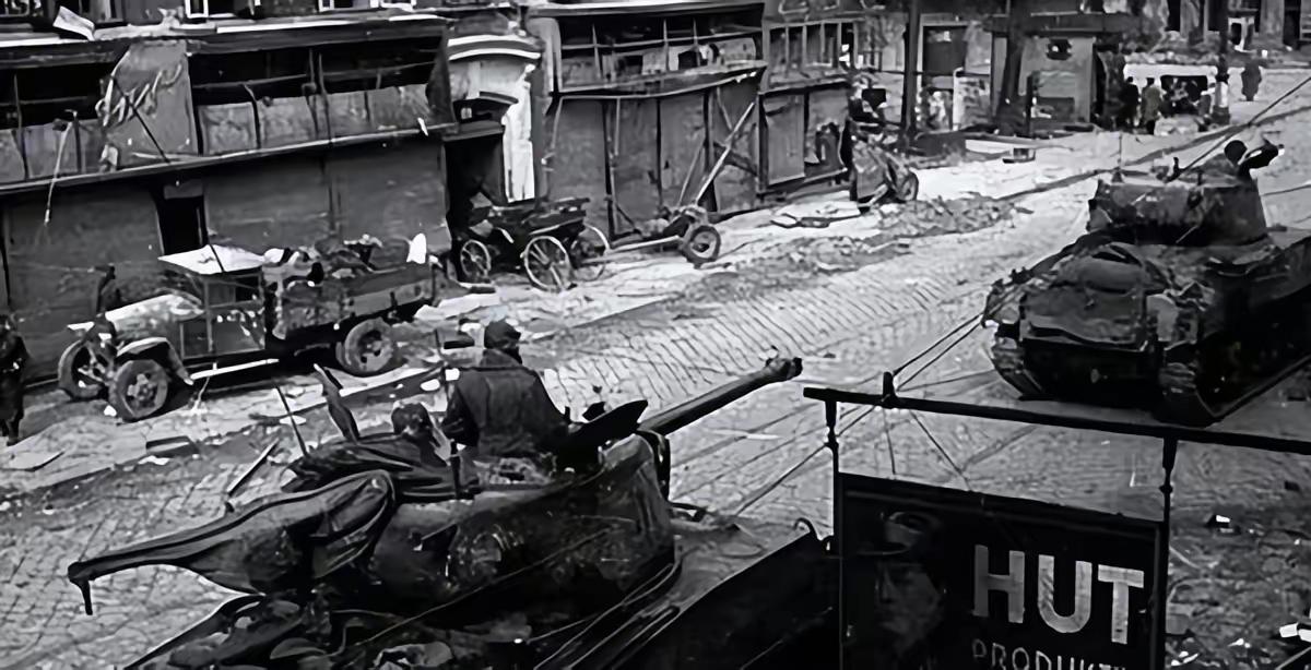 1945年，苏联红军进入德国本土后，压抑已久的苏联士兵军纪全面失控，他们开始大规