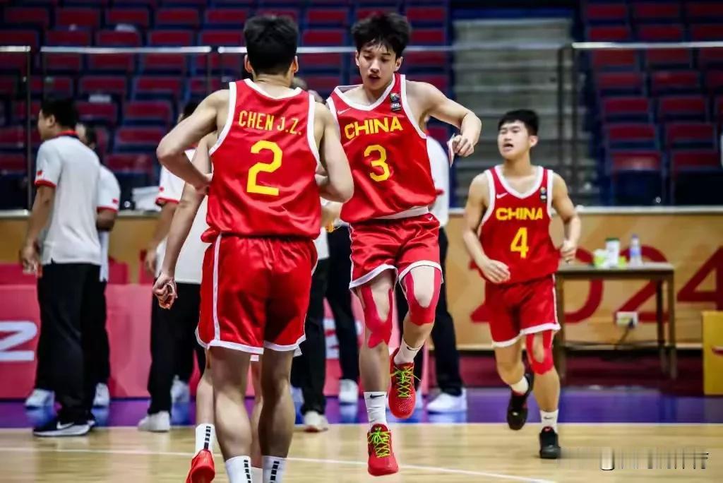 简直过于炸裂！56分大胜！国青男篮99:43卡塔尔，说一说你心中的看法——

1