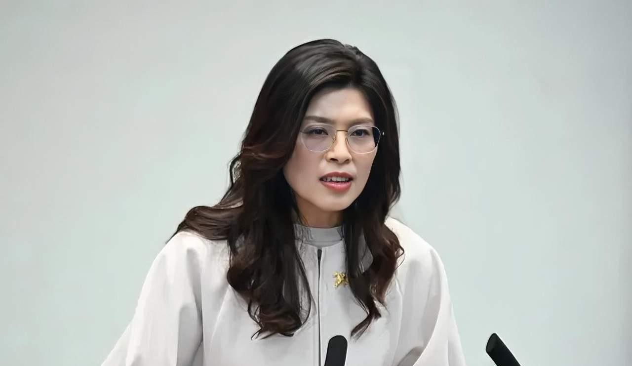 郑丽文被一个台湾女生问得哑口无言，她沉默无言的背后，实际是自身核心逻辑被彻底击穿