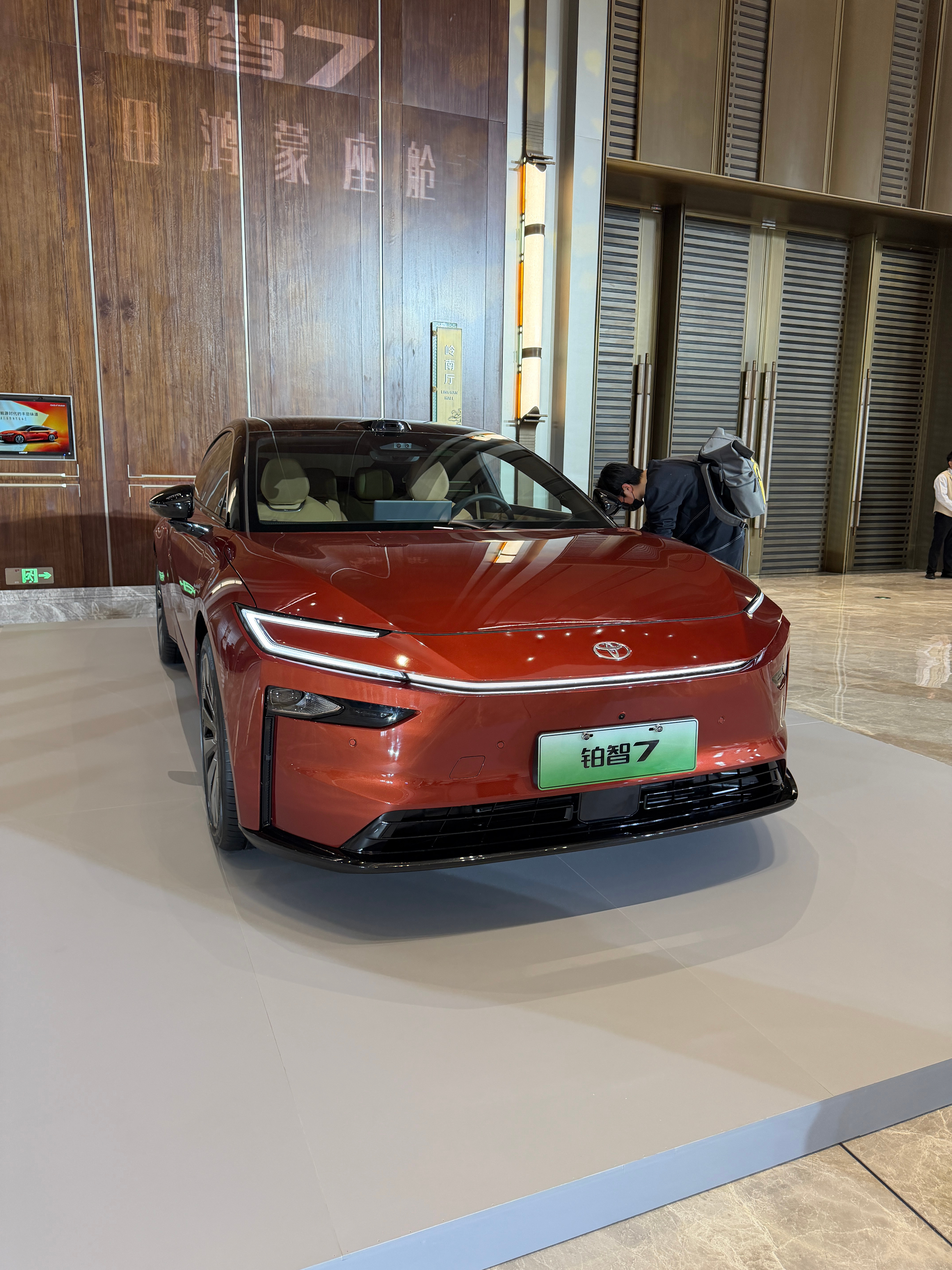 喜欢这个红色真好看啊新能源时代的丰田味道