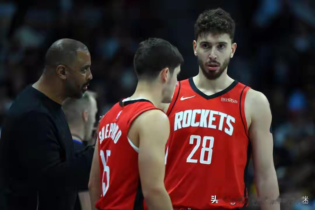 火箭两大罪人！！！乌杜卡与申京，两人可以说各有千秋，只要有一人离开，火箭不会比现