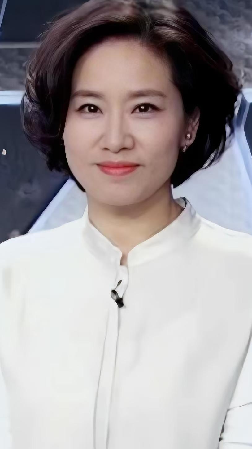 史小诺，央视财经记者、主持人，毕业于北京广播学院播音系。先后任职四川台、重庆台，