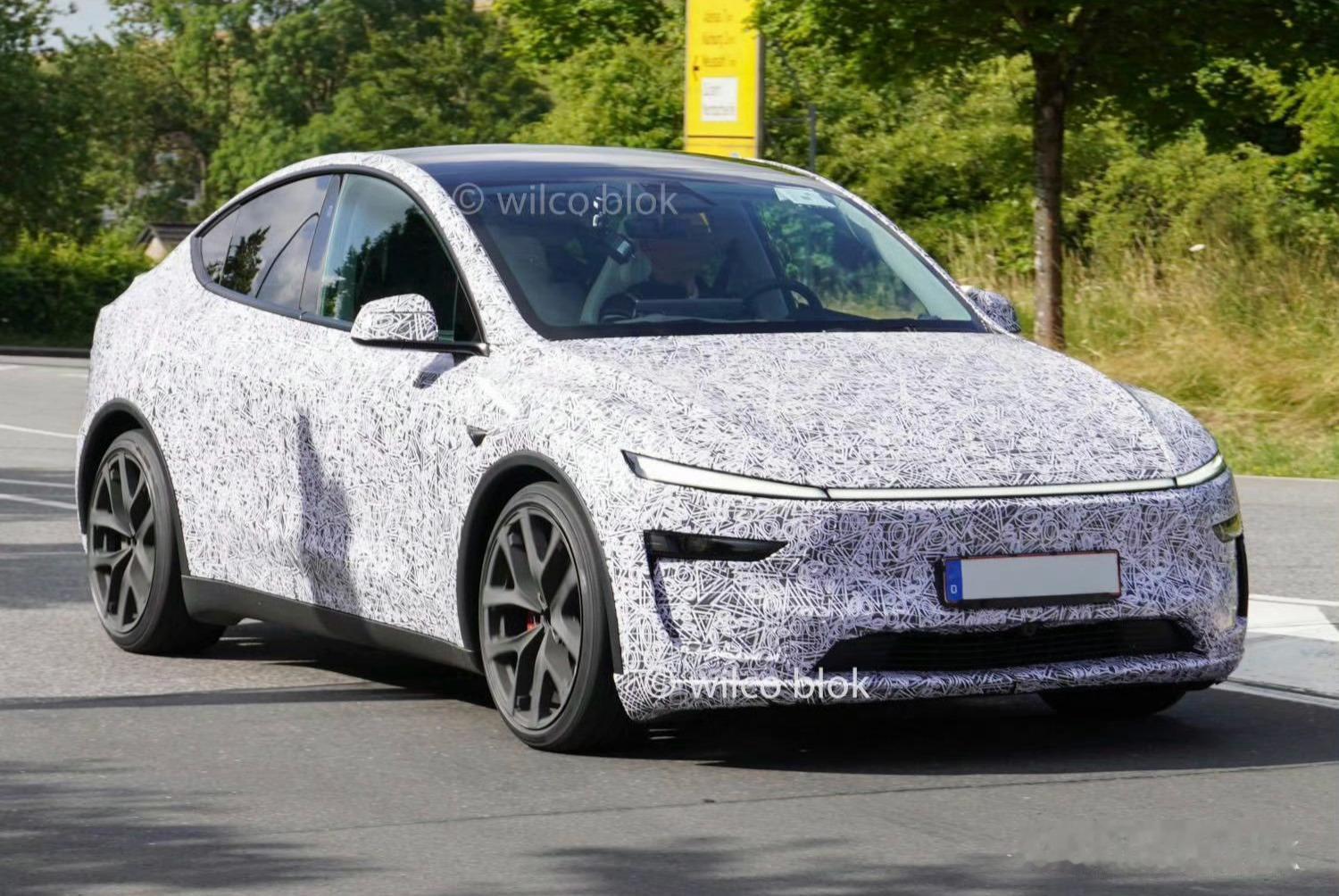 新款特斯拉Model Y Performance的轮圈真好看啊[馋嘴] ​​​