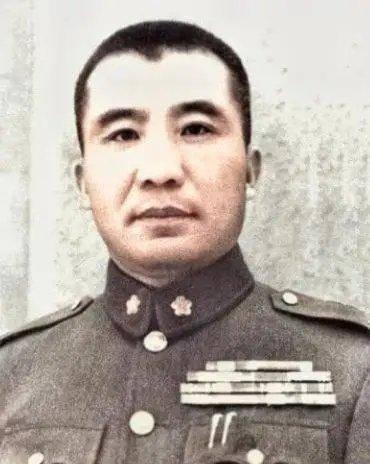 王耀武被俘全过程揭秘，公安为何未能识别其身份，一卷厕纸竟成为暴露关键？
1948