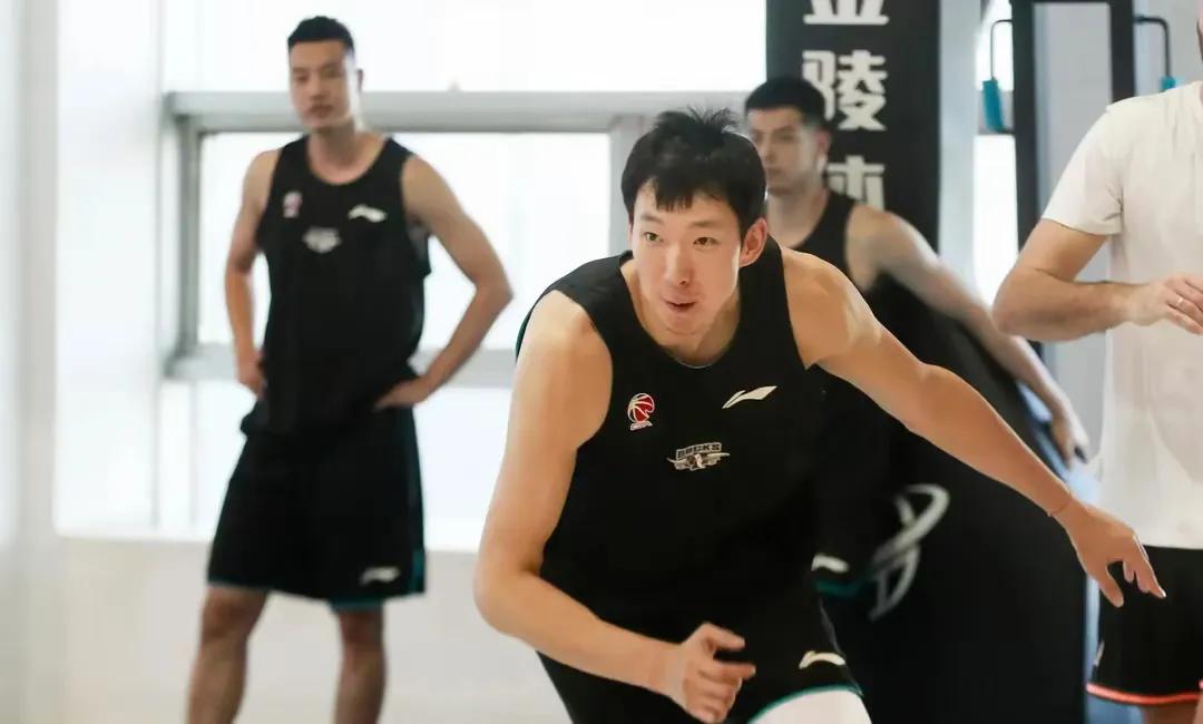 广东宏远把周琦处理好了？

广东宏远发大财了，宏远败在周琦，坏在周琦，累在周琦，