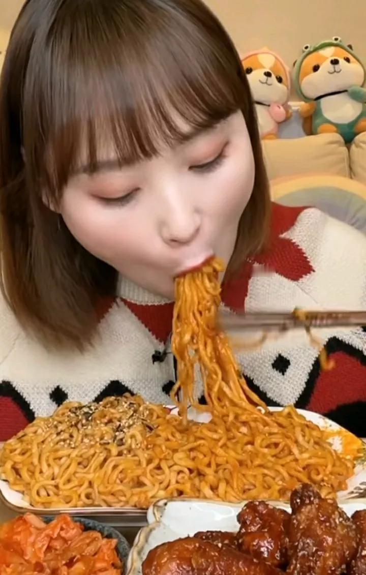 麻辣香锅，美食佳肴。#麻辣香锅单人餐# #干锅简直太香了# #分享美食经# #美