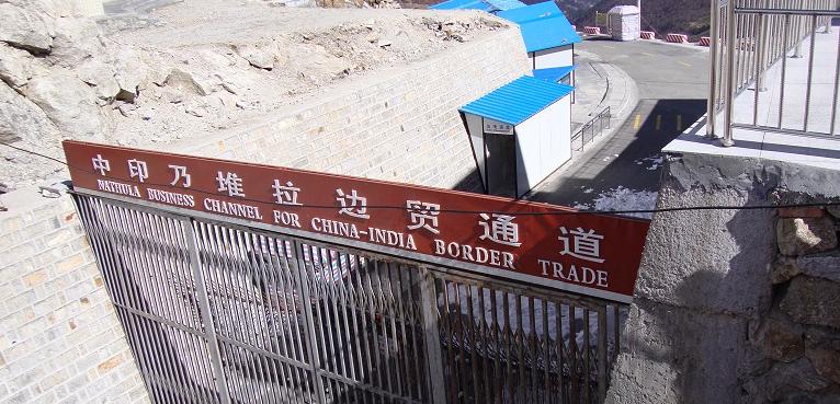 印度，先扛不住了！10 月 22 日，印度高层公开承认，藏南对峙从 7 月拖到现