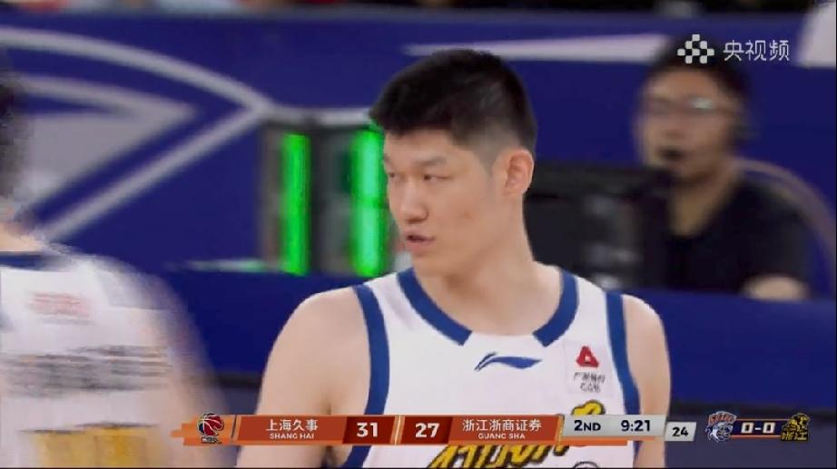 CBA总决赛，卫冕冠军广厦卫冕不容易，首场90：101负上海。首节广厦林秉胜连续