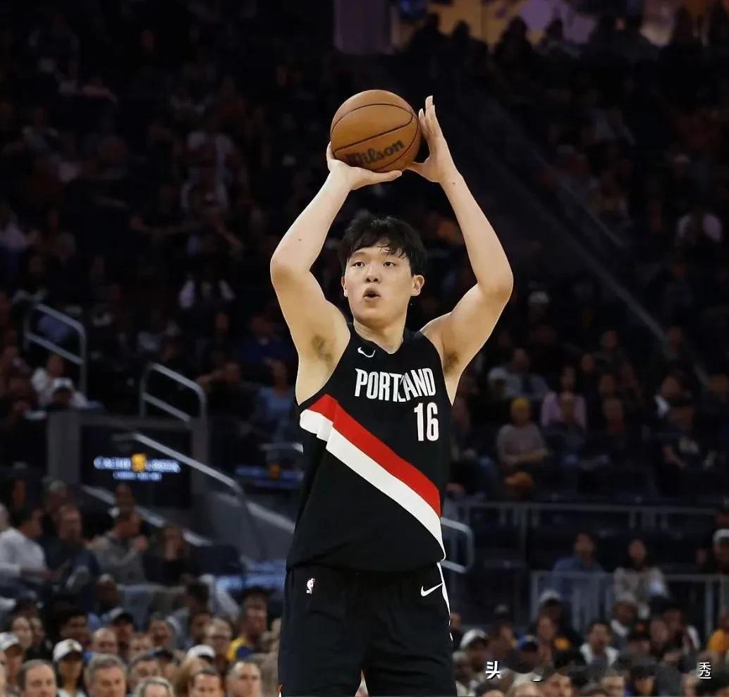 双色球要明晚才开奖，这会儿还没有瞌睡，就聊下篮球吧！（是体育运动篮球比赛，可不是