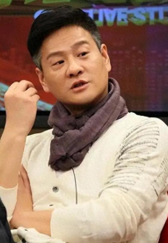 他被人称顶级负心汉，成名后与恩人离婚迎娶小三，如今前妻红了他却不行了，从一开始满