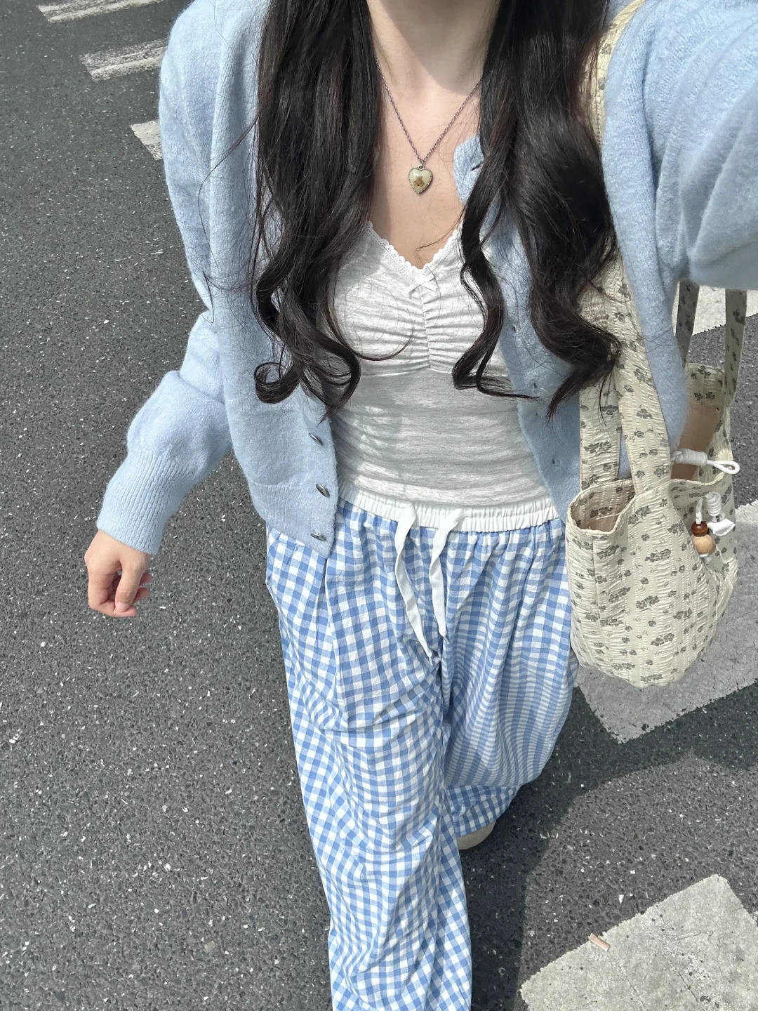 Bm蝴蝶结上衣和奶蓝开衫