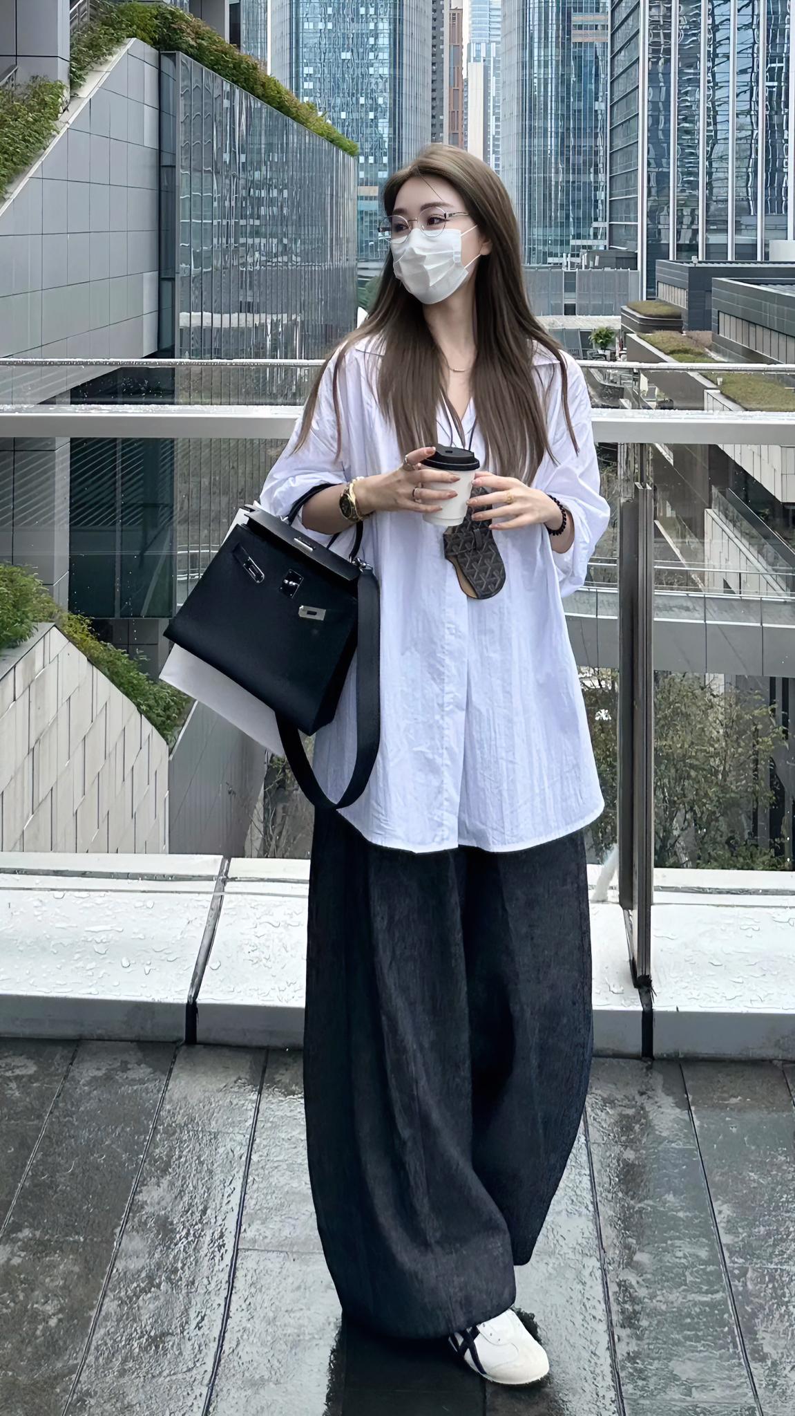 穿搭的方式简单点。