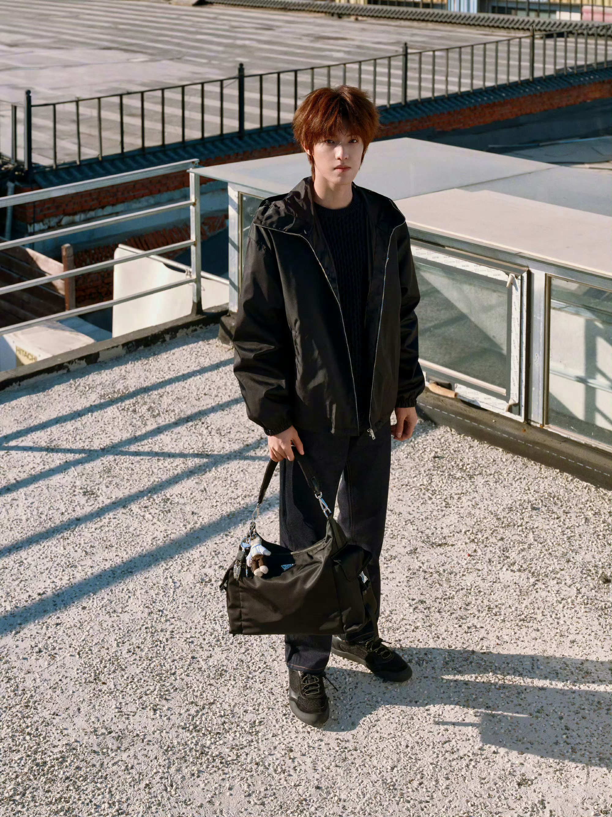 Prada总监点赞张泽禹微博 Prada总监前几天点赞了张泽禹微博，今年团里只给