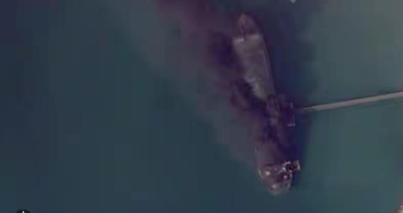 2万吨巨舰成活靶子？伊朗海军一夜蒸发，为何都停在港口排队挨炸