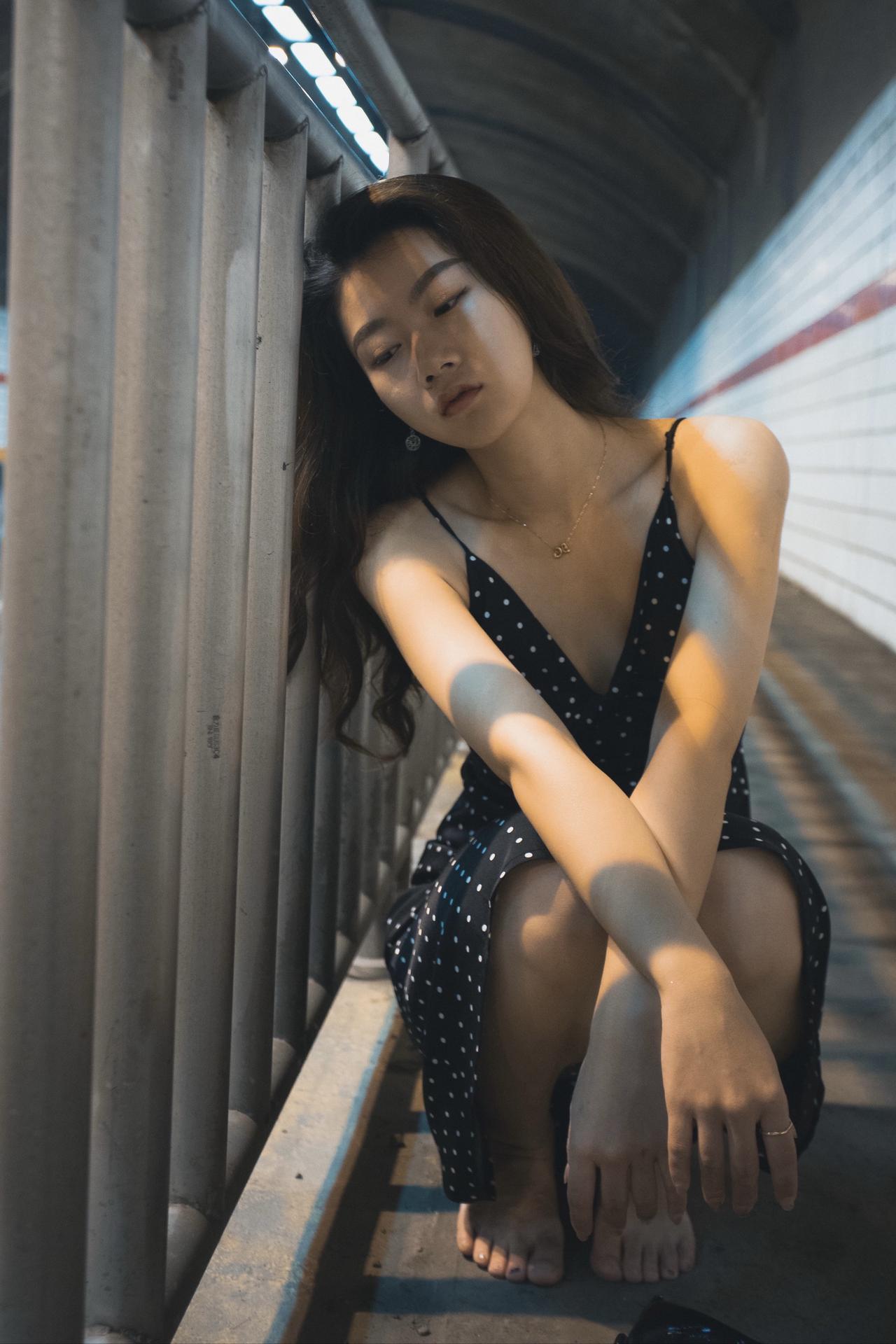 隧道情绪人像
相机：佳能5d3
光圈:2.0
iso:800
快门:1/400