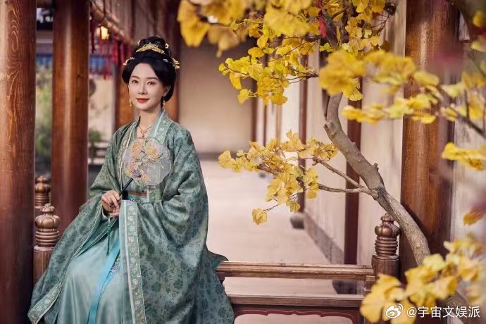 何不同舟渡剧组给陈数庆生 何不同舟渡剧组超暖心！巨型红玫瑰与蛋糕齐上阵，庆生仪式