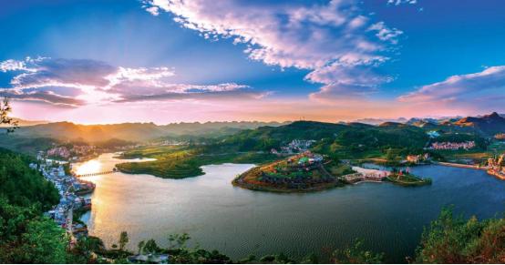 云南和贵州到底谁才是避暑大省？

夏天是很多人又爱又恨的季节。爱是因为一到夏天就