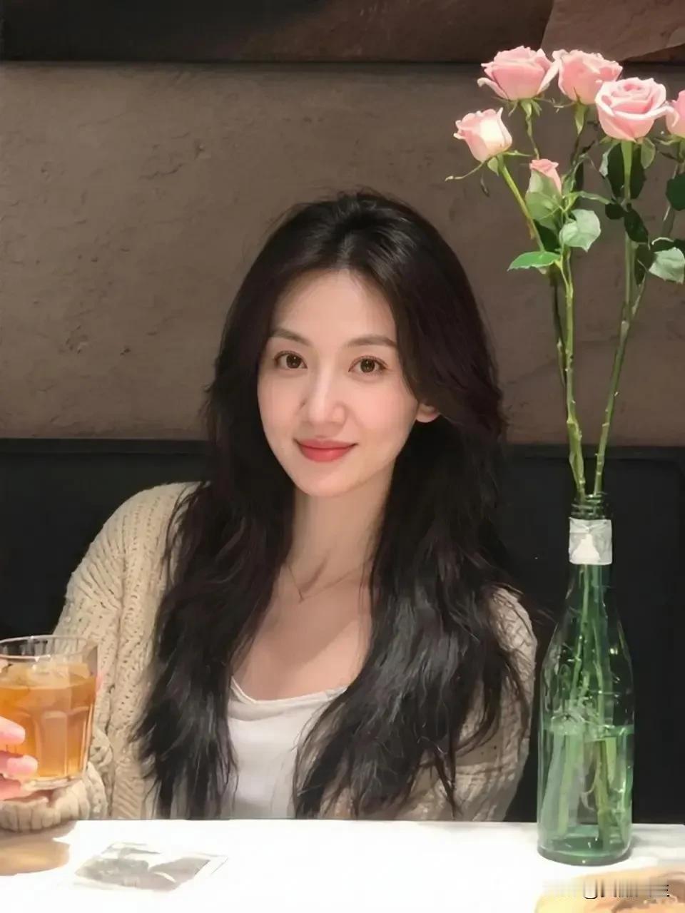 奉化溪口-滕头景区以其丰富的自然和人文景观，成为了宁波市的一处独特胜地。在这里，