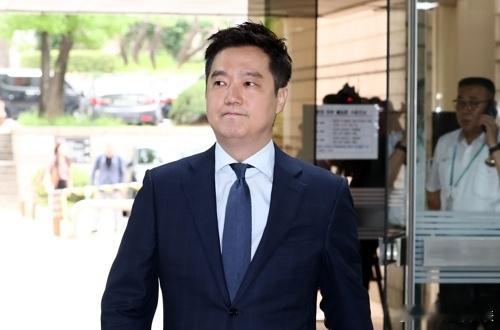金世义涉嫌诽谤金秀贤被申请逮捕令 据韩媒，涉嫌散布已故演员金赛纶死亡原因是演员金
