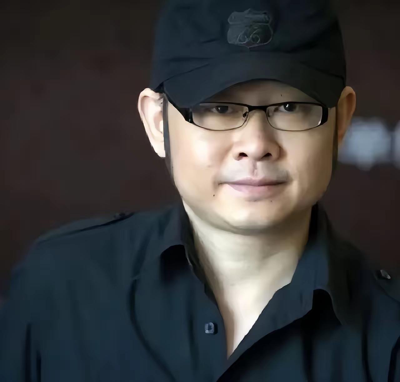 那年张艺谋邀请刀郎献唱，刀郎拒绝：“我是草根歌手，怕给您丢脸。”张艺谋说：“我不