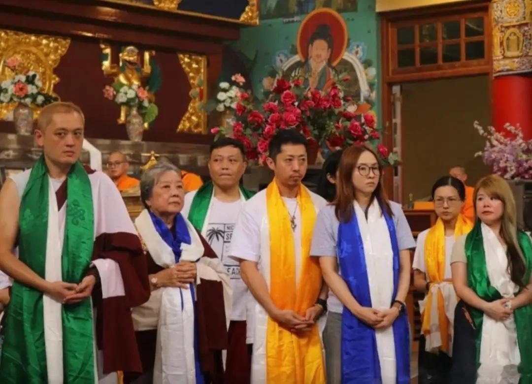 李家鼎长子被曝到印度修行，每日绕佛塔300圈，在当地苦行一个月！