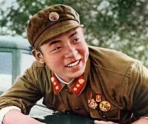 #雷锋牺牲61周年#【今天，怀念雷锋！】他才华横溢，会写诗、会朗诵，会唱歌、说快