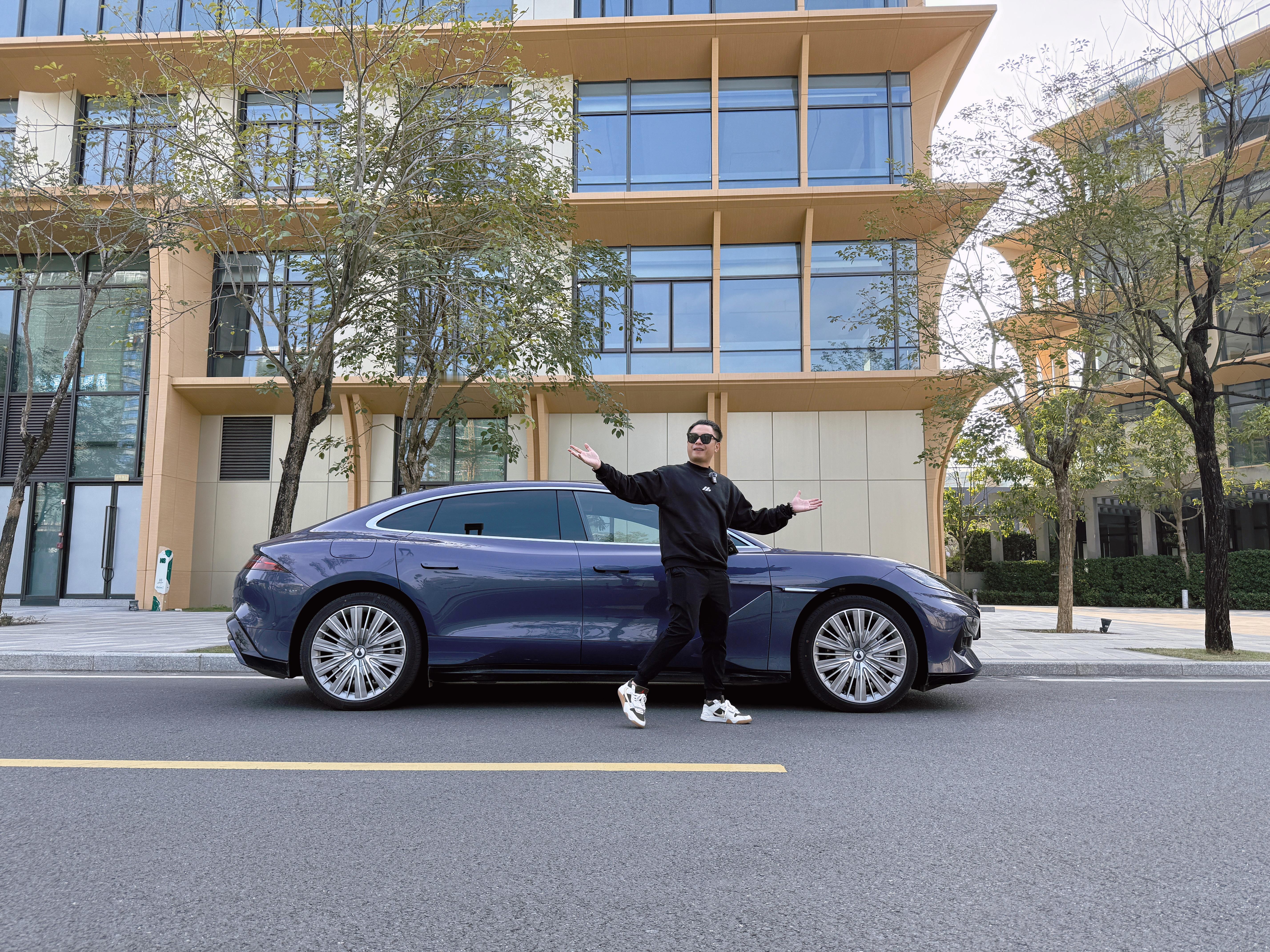 超深度的腾势 Z9 体验报告，一口气说了 30 多分钟，还有 20 多分钟的展示