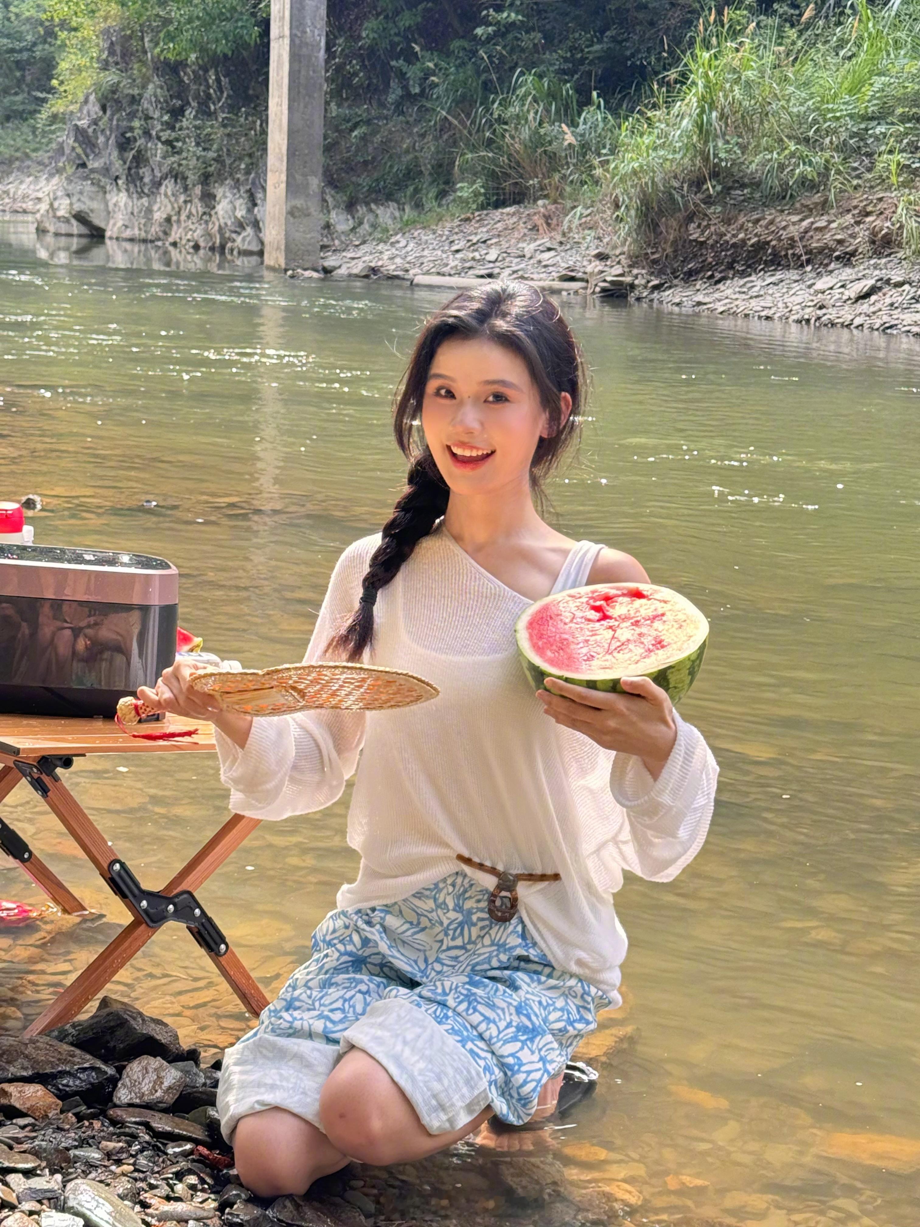 ⛺️溯溪pics ദ്ദി˶˃ ᵕ ˂ )✧ ～和朋友一起去吹乡间的风吃小溪里面