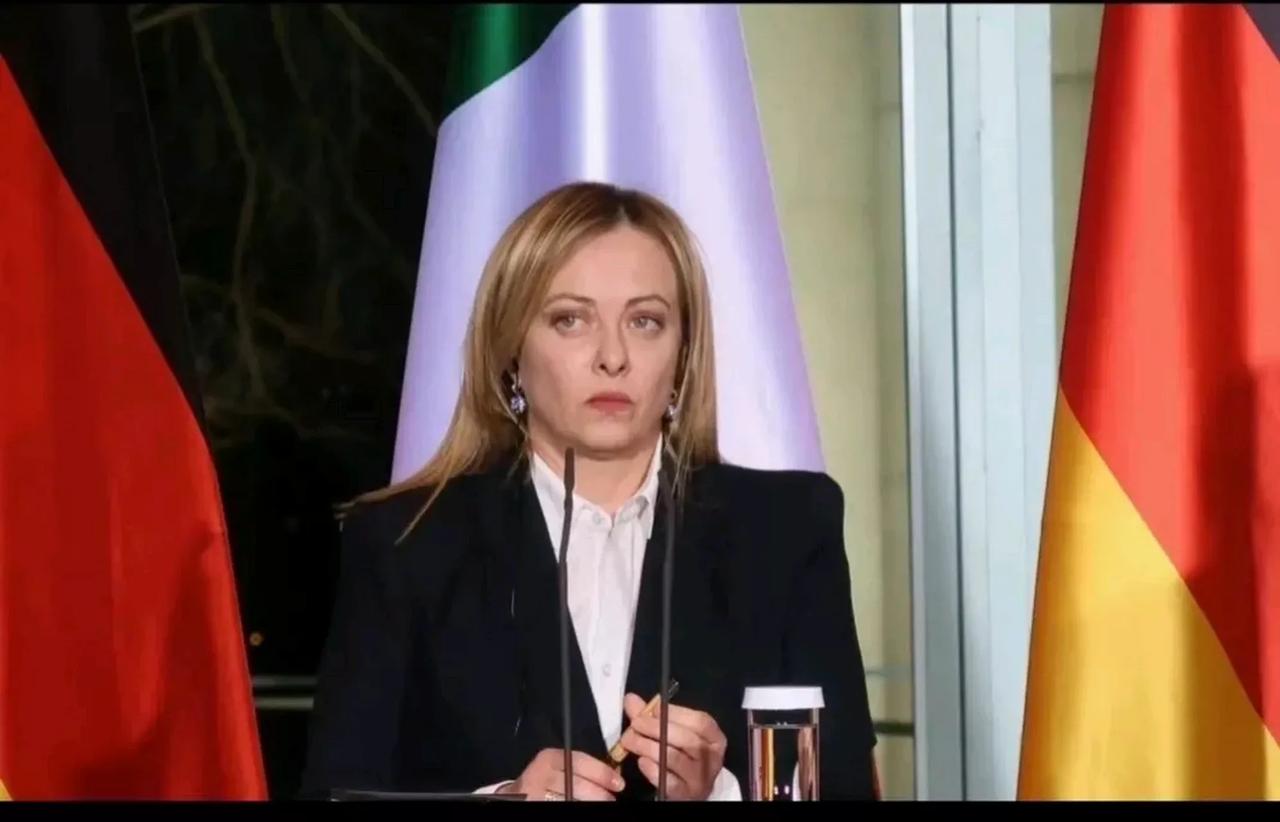 意大利总理宣称，反对伊朗在霍尔木兹海峡征税。

《费加罗报》报道，当地时9日，意