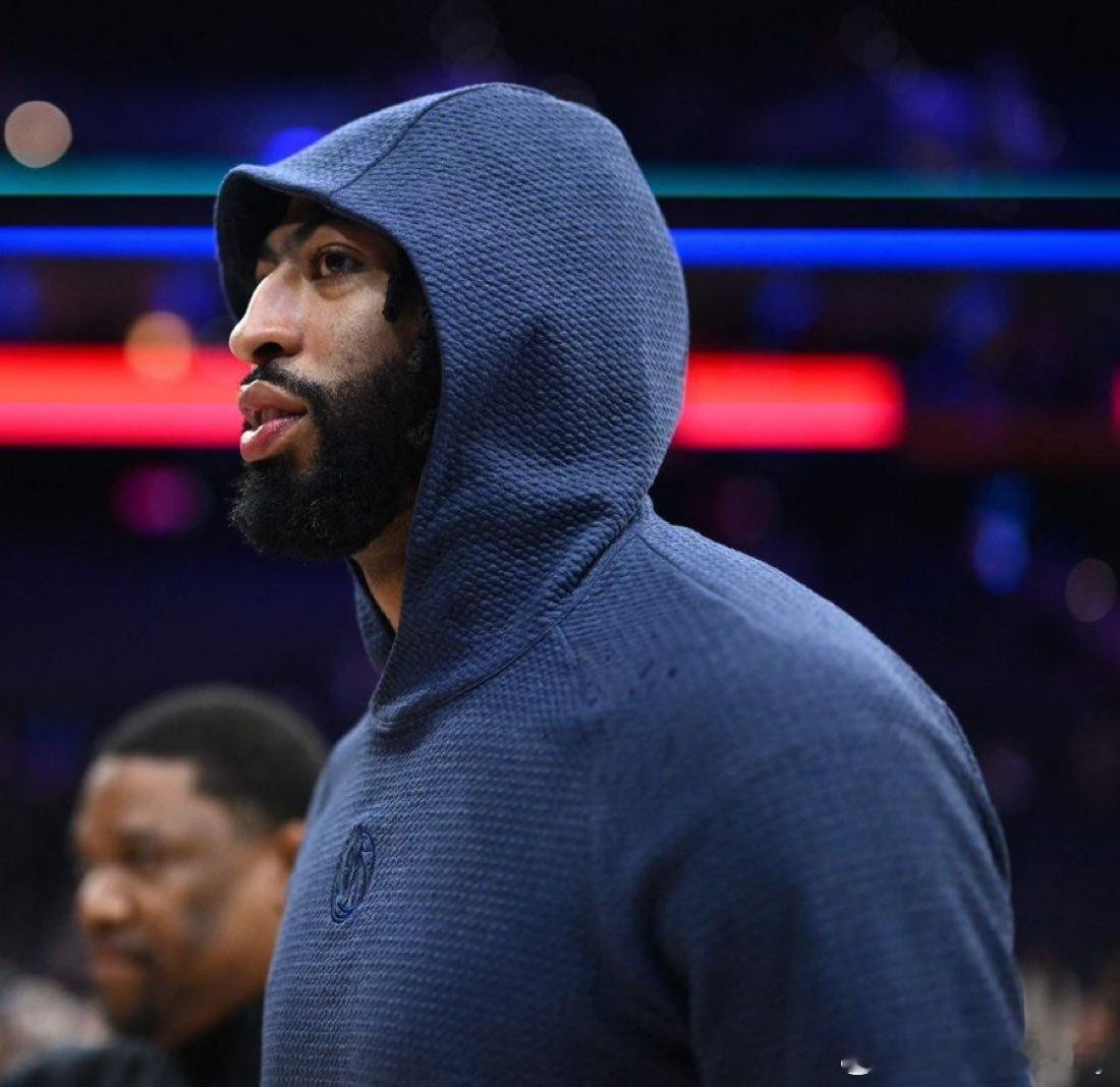 Tim MacMahon：独行侠内部有些人赞成交易安东尼戴维斯，即便只是换来即将