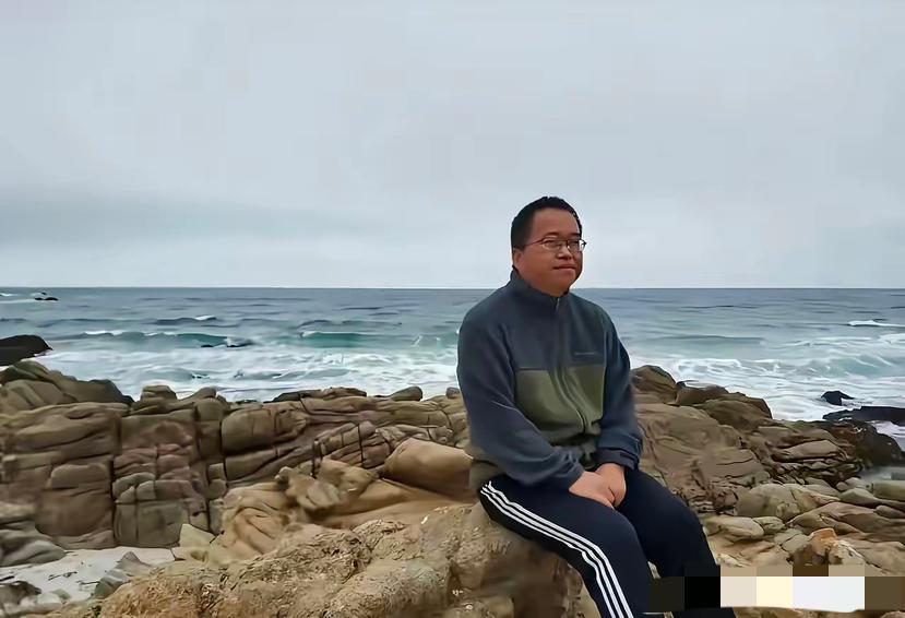 戴了9年电子脚镣，他无罪归国：美国锁住的芯片科学家，终于回家

​2015年5月