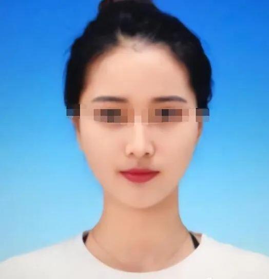 安徽，一年轻女代驾接到一个醉喝醉酒的男乘客，谁知，当她将男乘客送到目的地后，对方