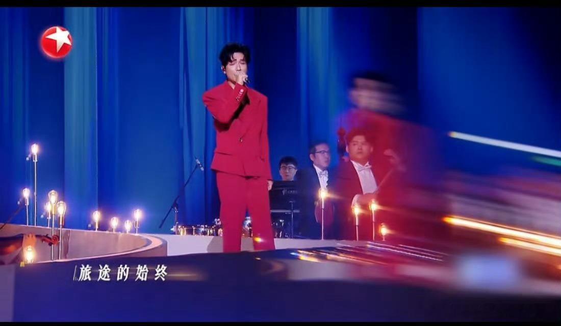 陈楚生获奖之作故事感拉满东方卫视春节晚会 冠军歌王果然名不虚传！陈楚生的嗓音温柔