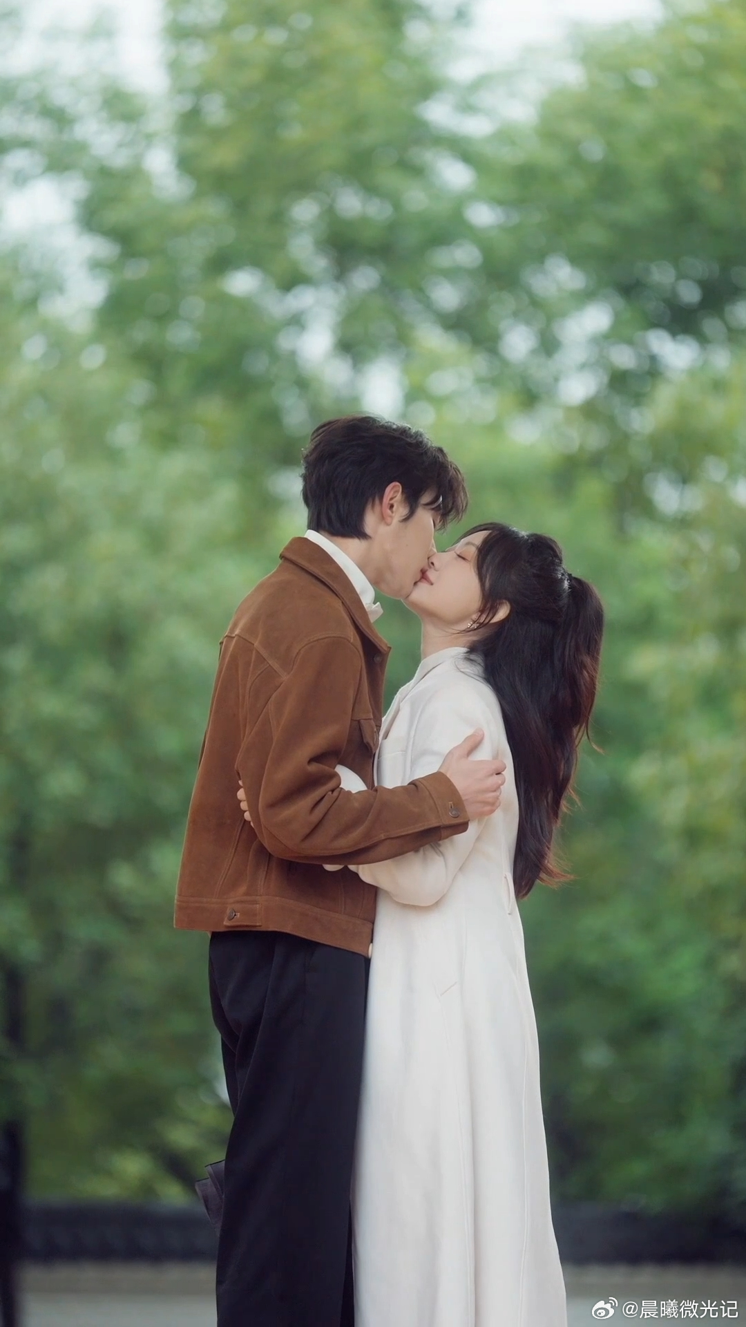 落魄千金豪门新贵最好嗑了 就喜欢看这种破镜重圆加上双向救赎的设定，简直不要太上头