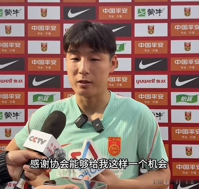 高情商发言🗣️武磊接受CCTV采访再次感谢邵佳一指导以及中国足协，感谢他们给自